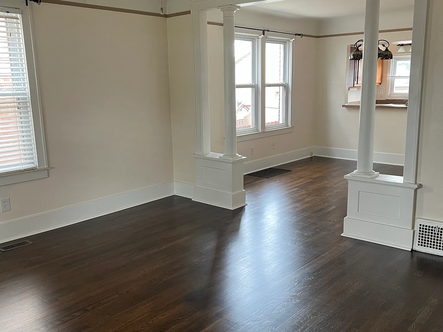 2 bed, 1200 sqft, $1,400 — Photo 3