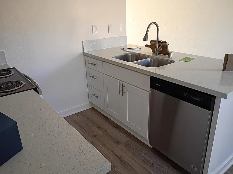 Huntington Garden Apartments — Photo 67