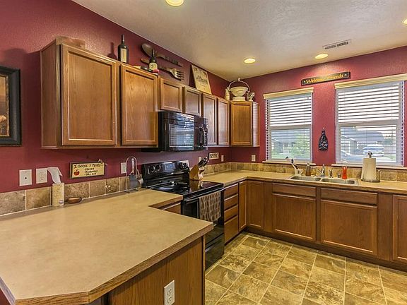 4th image of 5936 Bluewood St