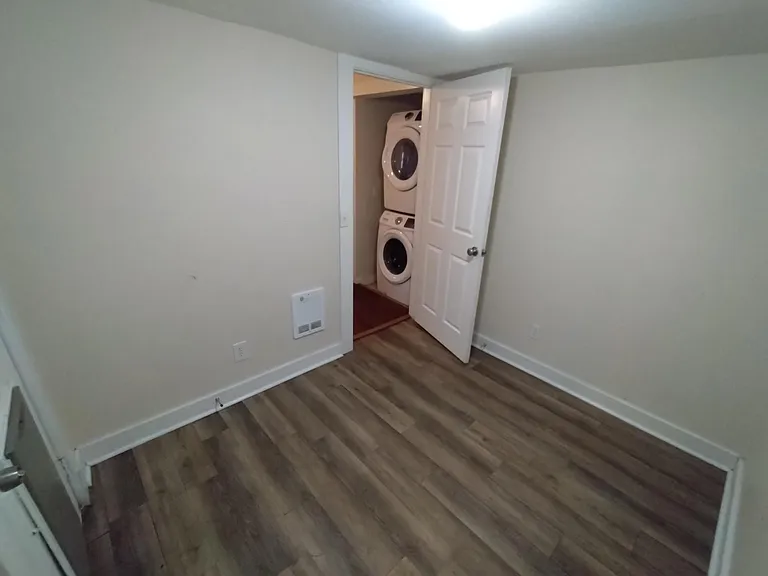 2502 Rockefeller Ave — Photo 16