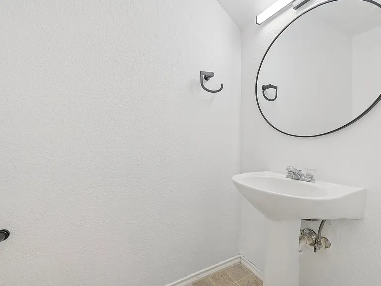 5609 Giddyup Ln — Photo 10