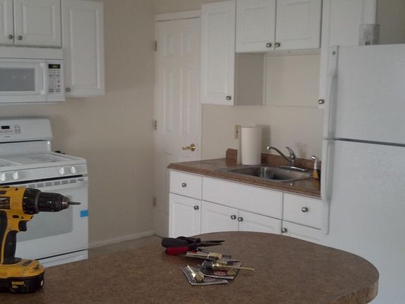 5th image of 319 Franklin Ave