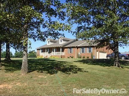 3rd image of 419 Owens Cabin Ln