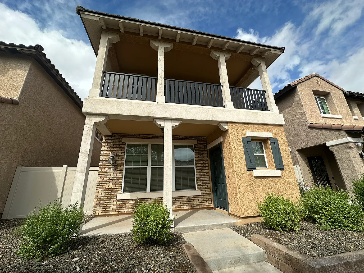 3 bed, 3.5 bath, 1997 sqft, $2,300 — Photo 1