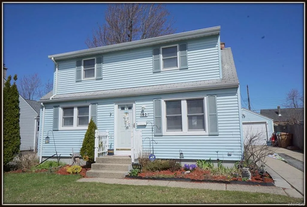 180 Beale Ave photo 1