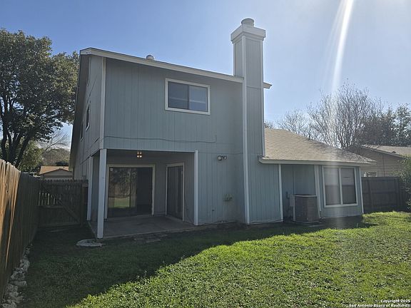 2nd image of 8915 MANSFIELD