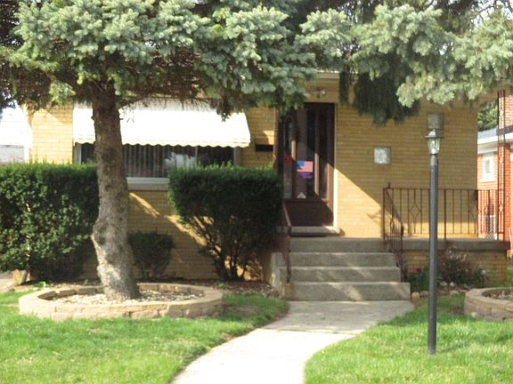2nd image of 764 Memorial Dr