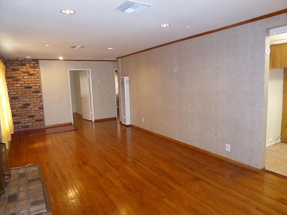 Another shot of Living Room.