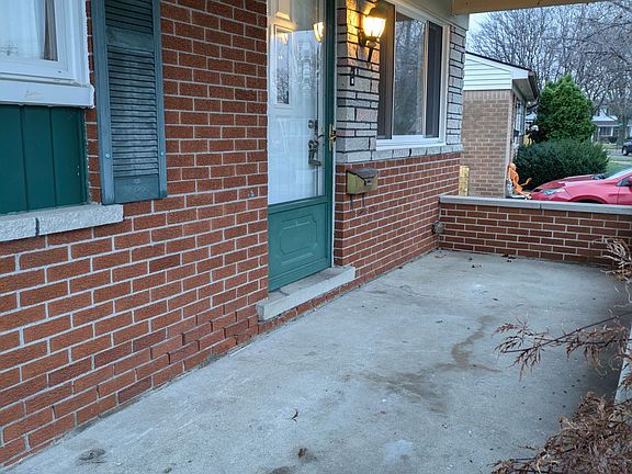 2nd image of 19406 Williamson St