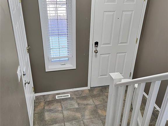 4th image of UNIT 112-655 Kenderdine ROAD