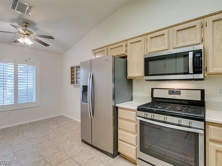 2001 Joy View Ln #2001 — Photo 9