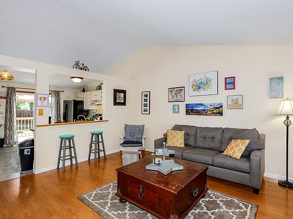 3rd image of 11544 Kendall St