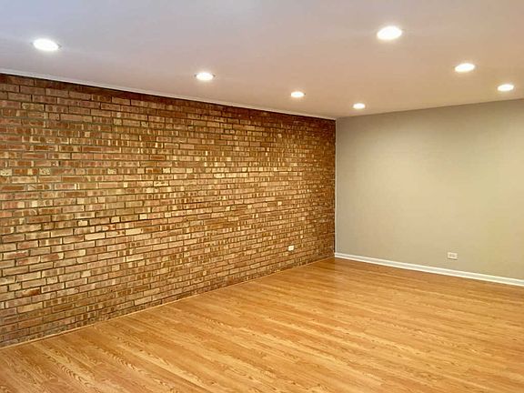 3rd image of 5600 Hillcrest Ln APT 130