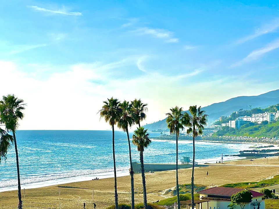 Pacific Coast Hwy