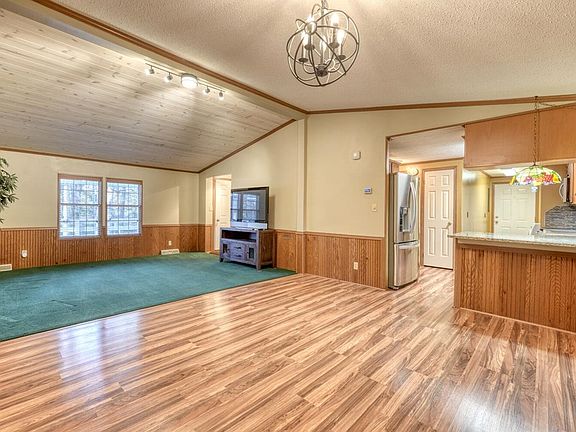 5th image of 219 Rocky Cir