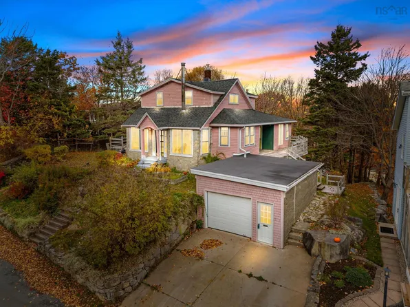 17 Idlewylde Rd, Halifax, NS B3N 1B8