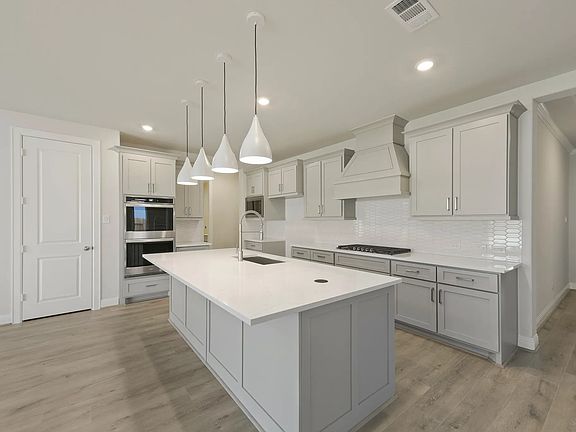 Plan 5049 kitchen