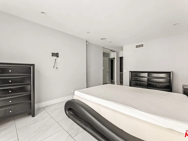 10747 Wilshire Blvd #1103 — Photo 15