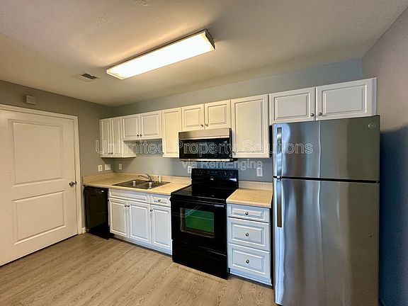 5th image of 376 S Kerr Ave Unit 105