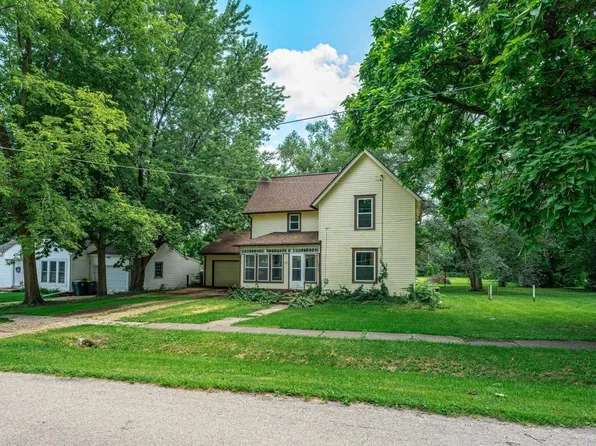 414 W Howard St, Durand, IL 61024
