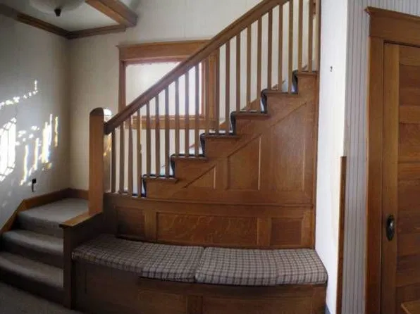 307 E South St, Morrison, IL 61270