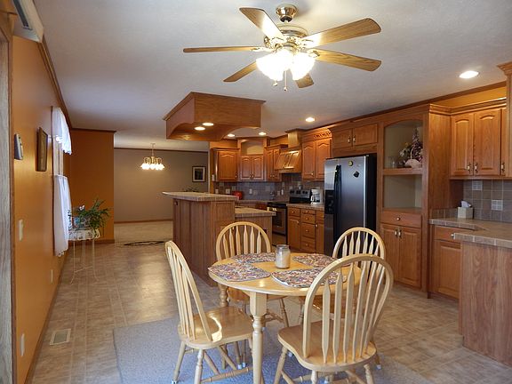 Kitchen Eating Area