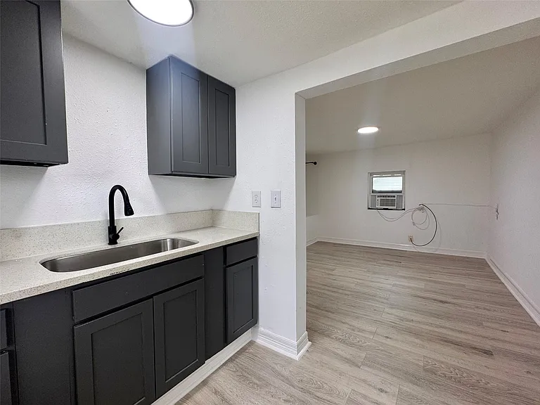 27 Norwood St #4 — Photo 5