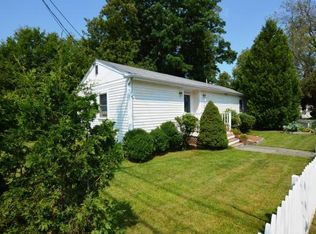 9 Railroad Ln, Shelburne, VT 05482