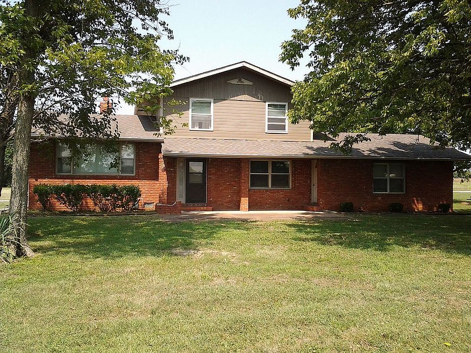 1st image of 702 E Elm St