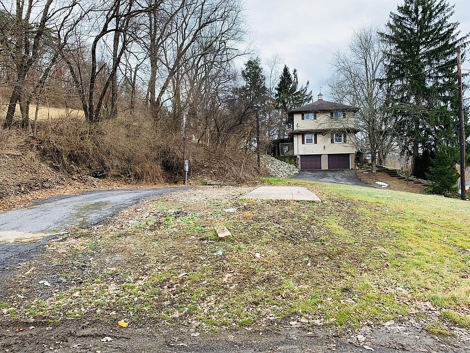 2nd image of 1756 Bloomingrove Rd