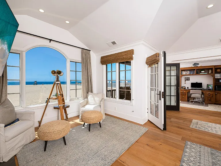 1228 W Oceanfront — Photo 14