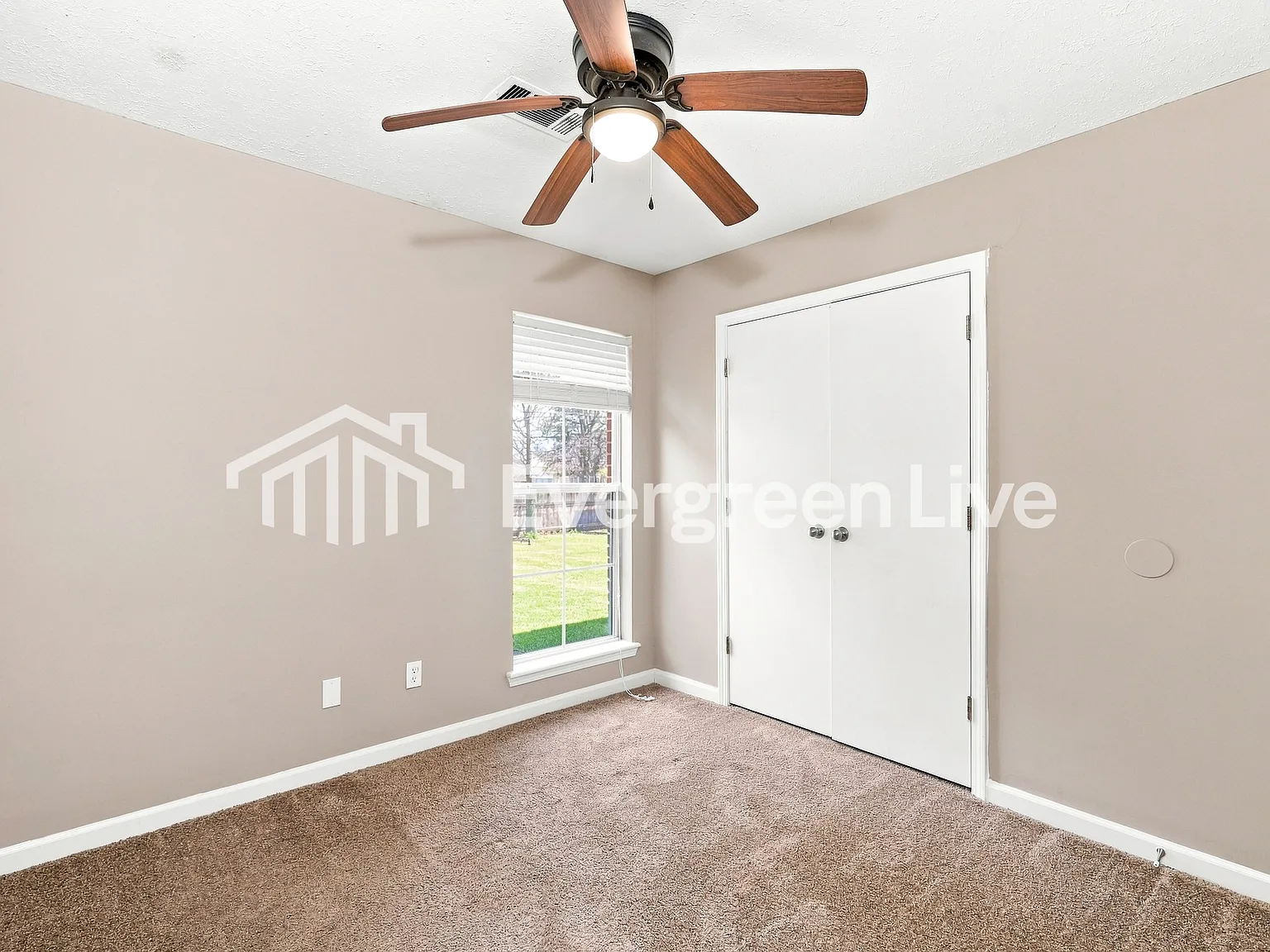 3 bed, 2.0 bath, 1240 sqft, $1,795 — Photo 3