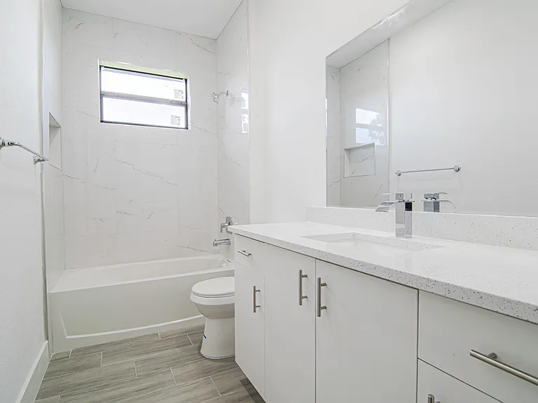 15633 Lakeland Cir — Photo 14