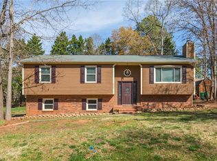 6309 Barons Ridge Cir, Pfafftown, NC 27040