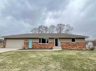 10424 Banyan Dr, Machesney Park, IL 61115
