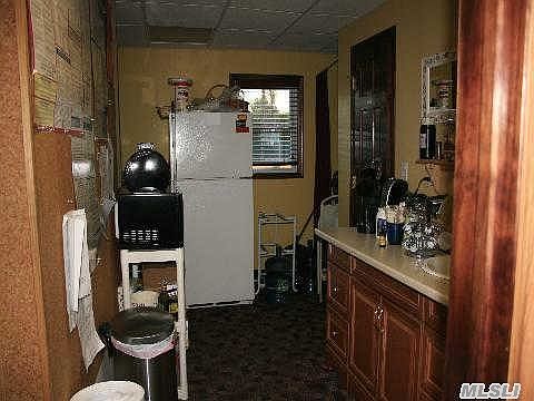 2nd image of 39A Rocklyn Ave