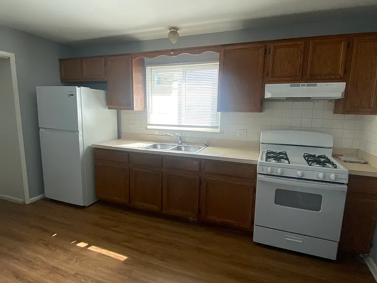 11092 Maxwell Ave — Photo 5