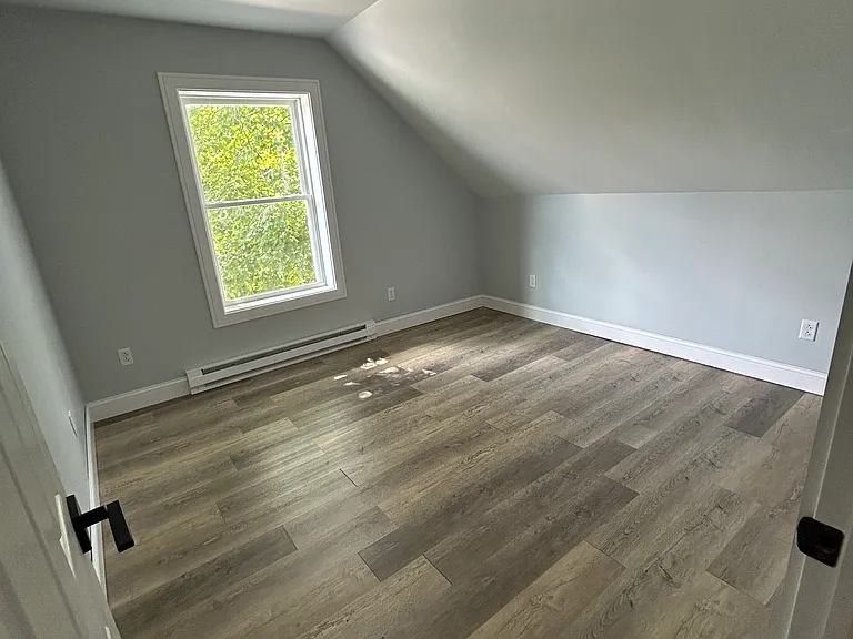 42 Riverside Dr — Photo 8