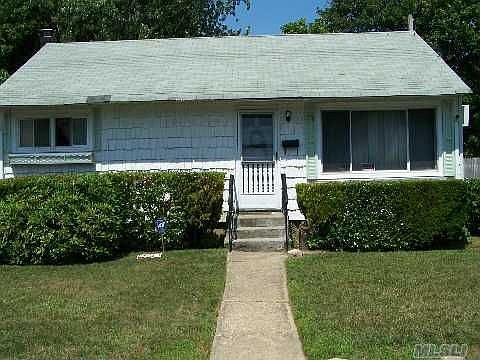 1st image of 30 Silverpine Dr