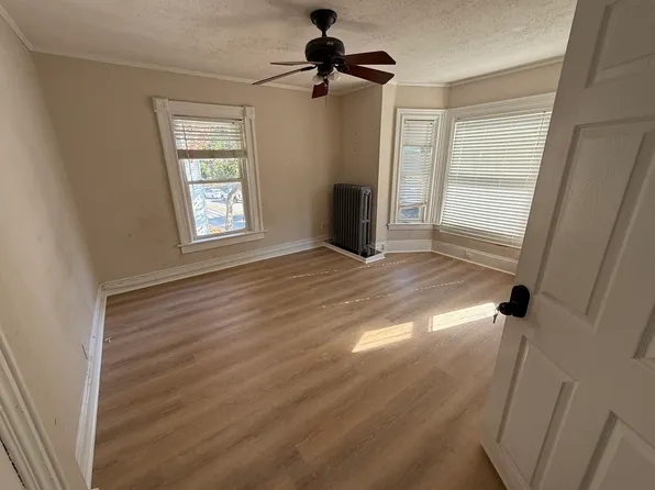 160 Irving St #2C, Framingham, MA 01702