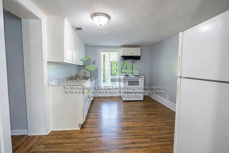 3 bed, 1.0 bath, 1252 sqft, $1,124 — Photo 4
