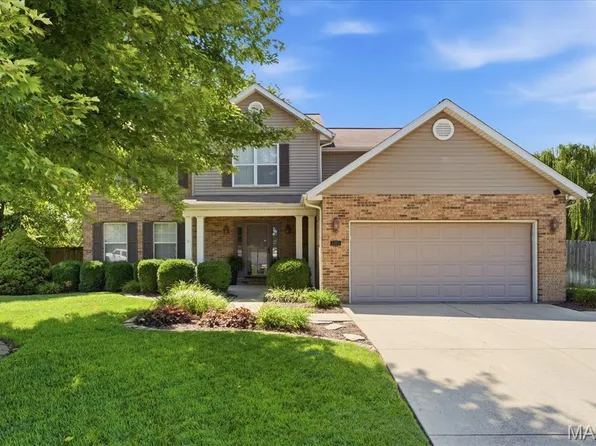 5211 Duke Dr, Fairview Heights, IL 62208
