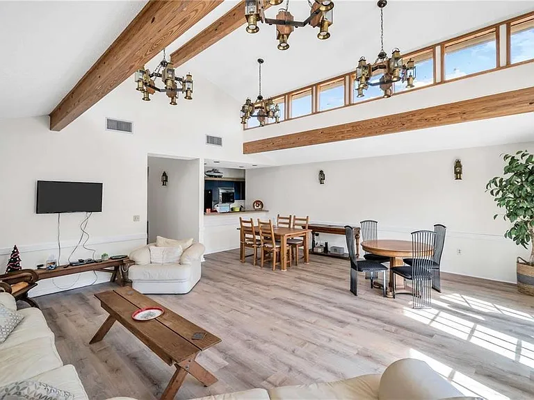 1750 Harbor Pl S #104 — Photo 31