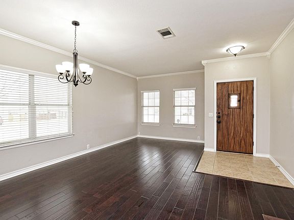 5th image of 20900 Mandrake Dr