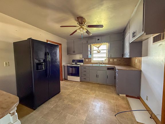 4th image of 500 E 13th St