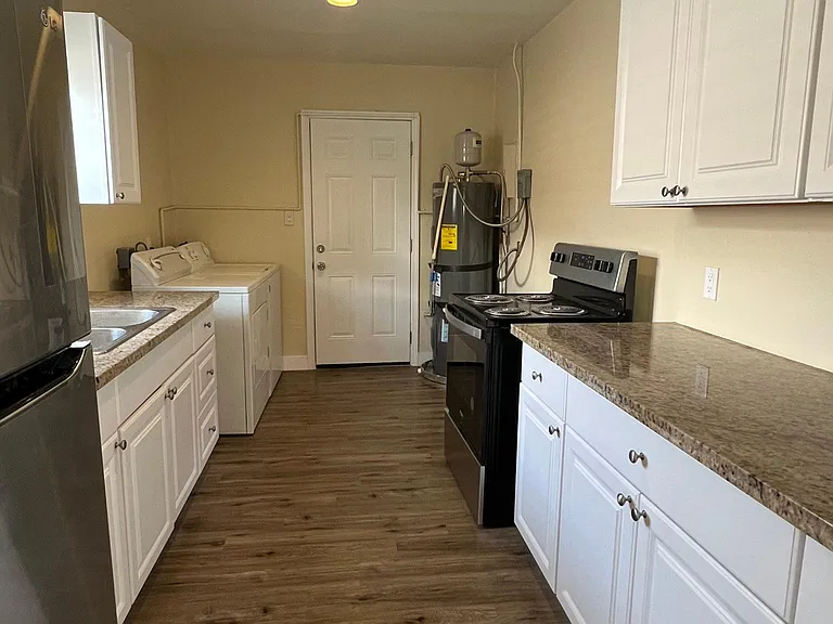 1721 Linden Ave — Photo 22