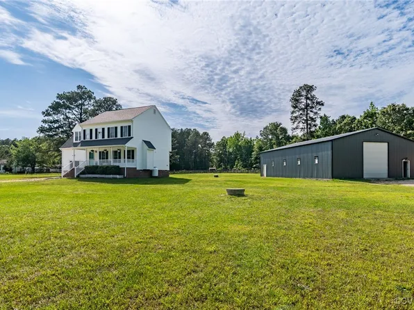 11692 Old Stage Rd, North Dinwiddie, VA 23805