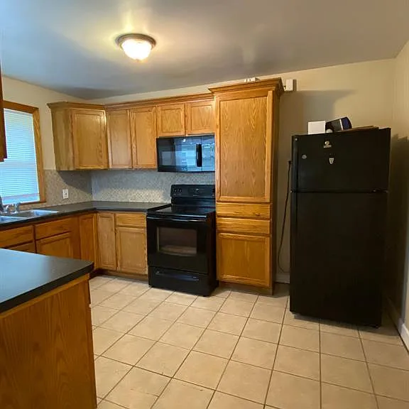 3358 Poplar Ave — Photo 7