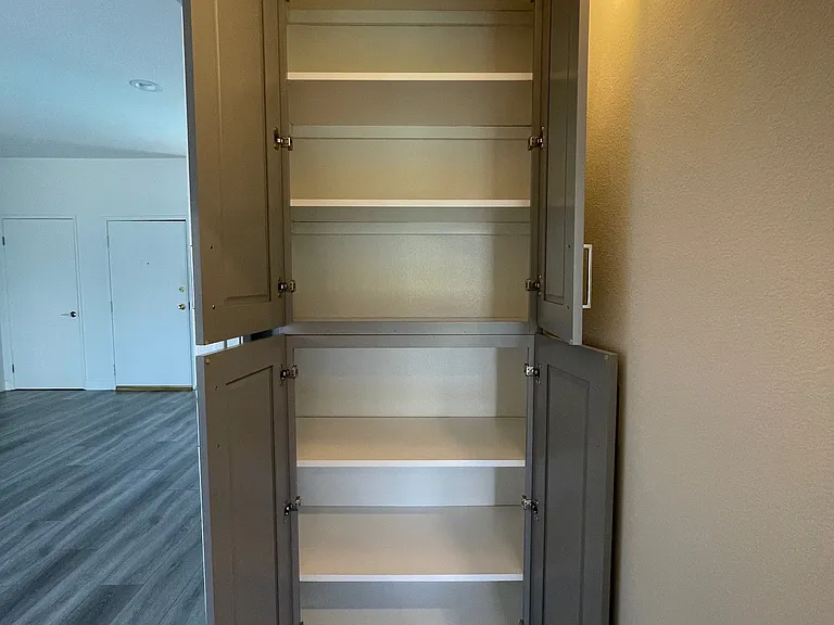 12840 Moorpark — Photo 12