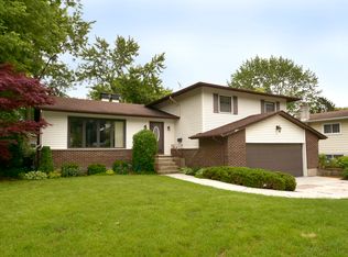 1105 N Hemlock Ln, Mount Prospect, IL
